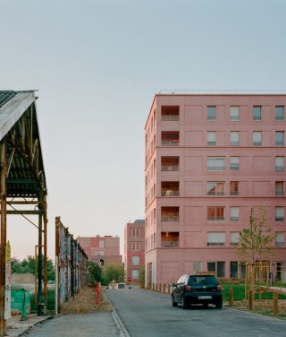 46 logements rouges à La Courrouze